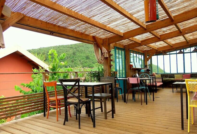 تختخواب و صبحانه La Bulle Verte