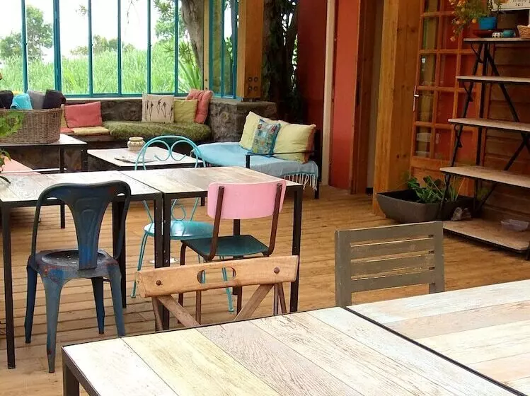 تختخواب و صبحانه La Bulle Verte