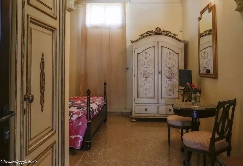Aamiaismajoitus (B&B) Tenuta Il Grifo