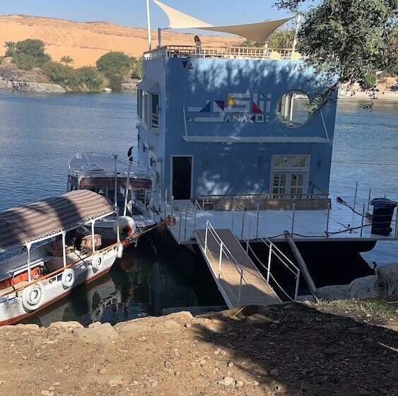 تختخواب و صبحانه The Mango Guest House