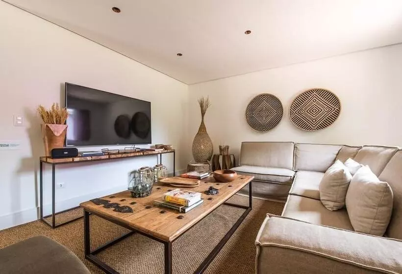 هتل Casa Amarela
