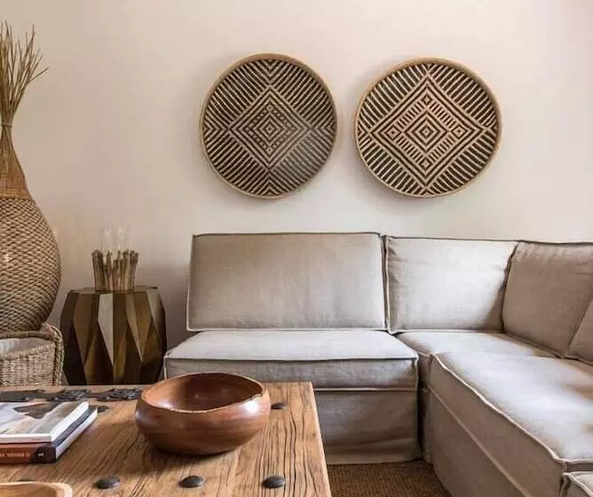هتل Casa Amarela