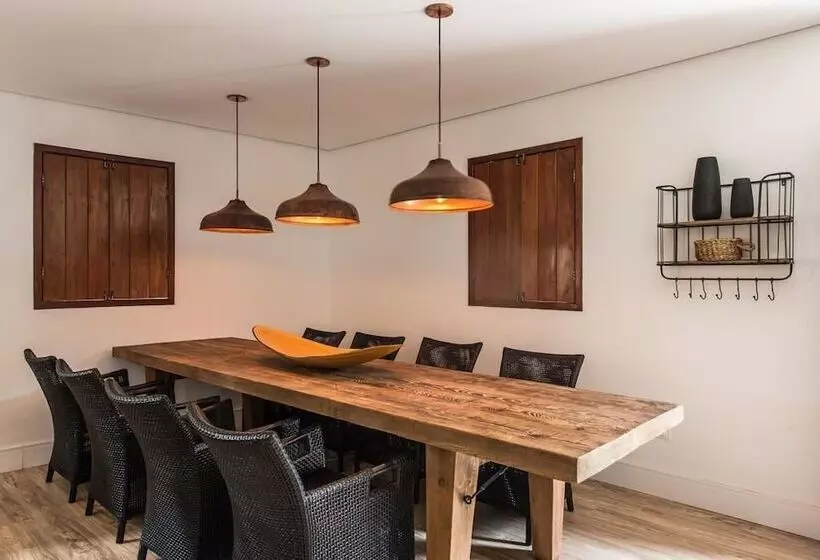 هتل Casa Amarela