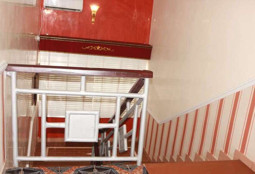 هتل Gems Grand Lodge