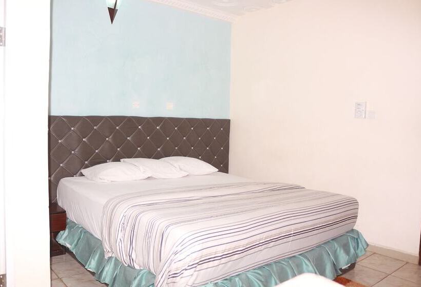 هتل Gems Grand Lodge