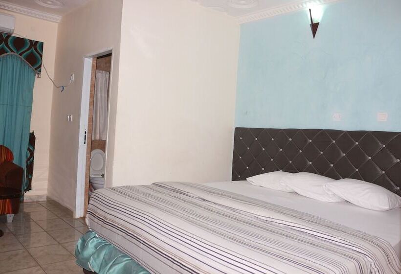 هتل Gems Grand Lodge