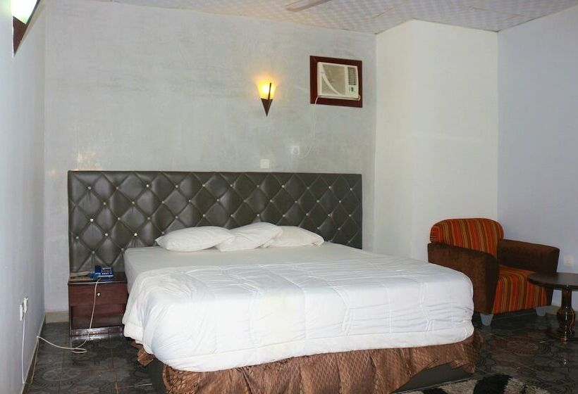 هتل Gems Grand Lodge