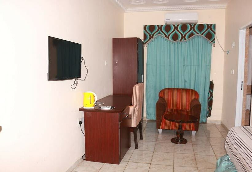 هتل Gems Grand Lodge