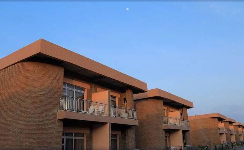 هتل Leva Afar Semera Resort