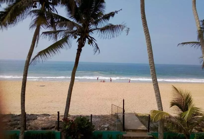 Hotelli New Seaside Inn Hikkaduwa