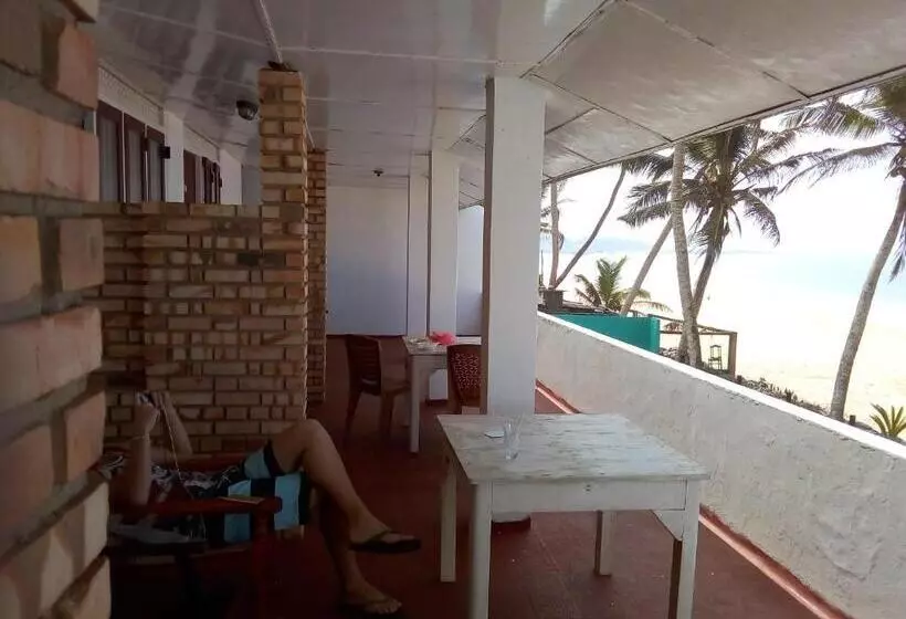 Hotelli New Seaside Inn Hikkaduwa