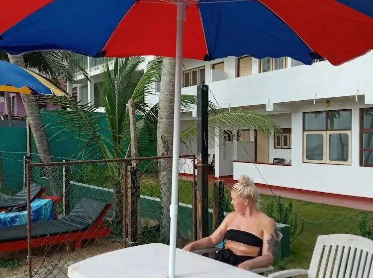 Hotelli New Seaside Inn Hikkaduwa