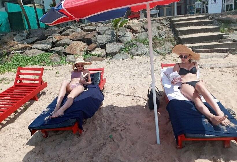 בית מלון כפרי New Seaside Inn Hikkaduwa