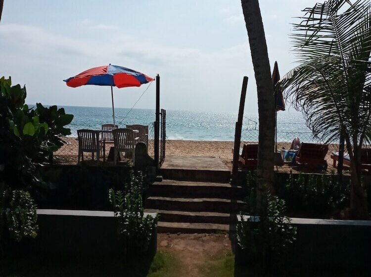 בית מלון כפרי New Seaside Inn Hikkaduwa