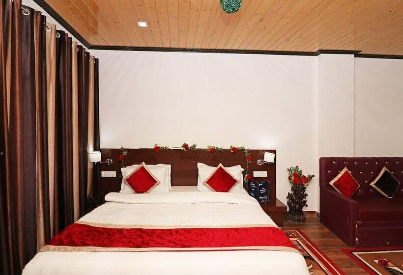 Hotel Oyo 14686 Seven Heavens