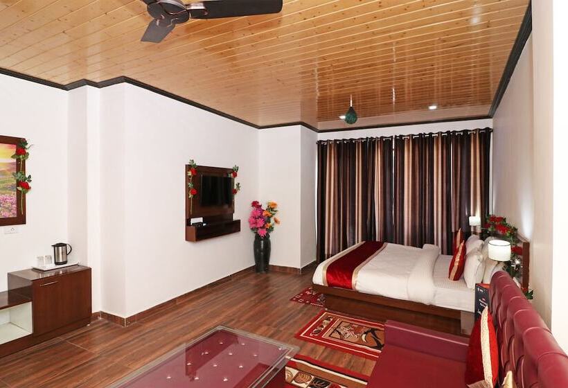 Hotel Oyo 14686 Seven Heavens