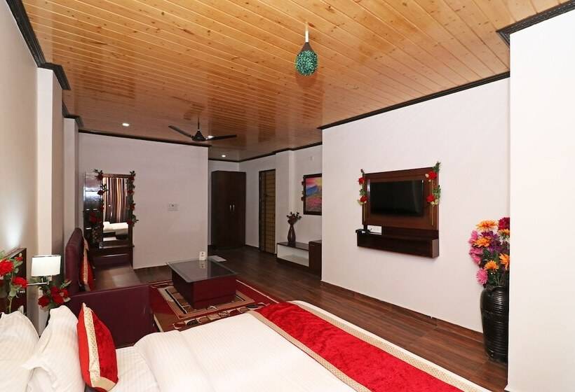 Hotel Oyo 14686 Seven Heavens