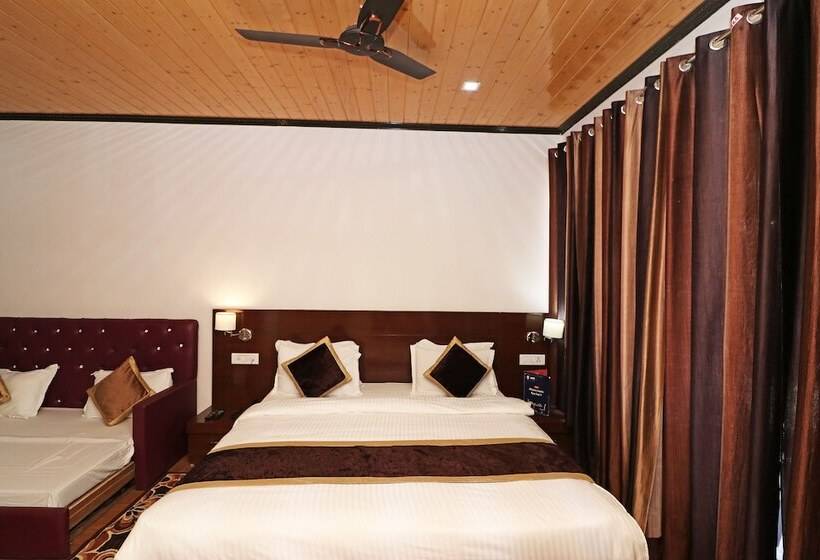 Hotel Oyo 14686 Seven Heavens