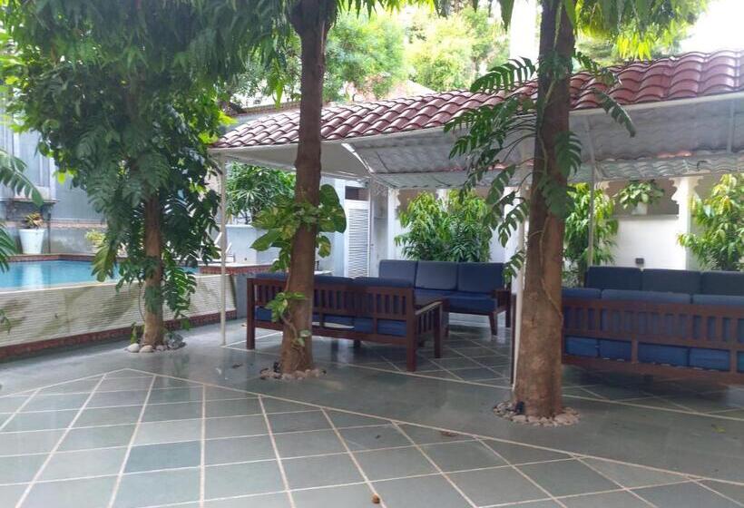 فندق Raj Palace Udaipur