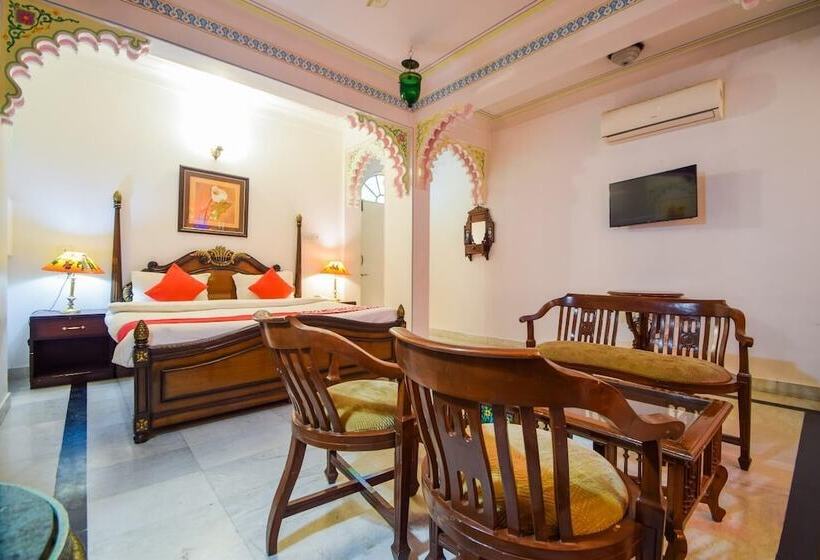 فندق Raj Palace Udaipur