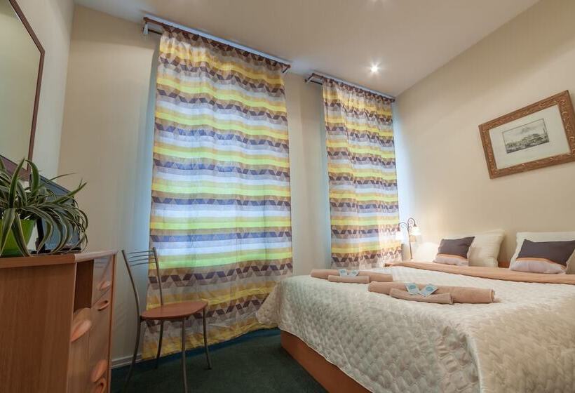 Mini Hotel Favourite