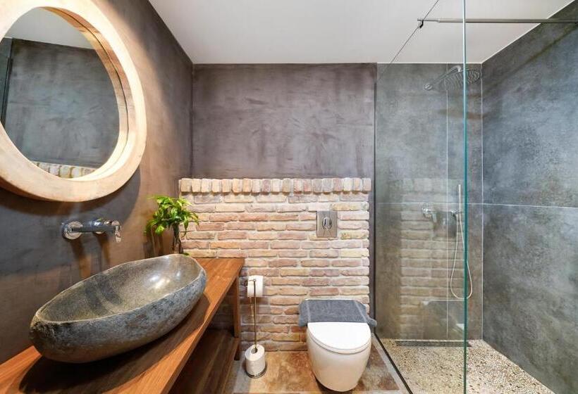 بنسيون Agorastos Suites