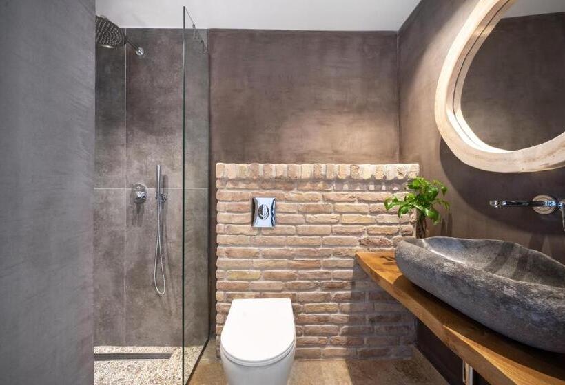 بنسيون Agorastos Suites