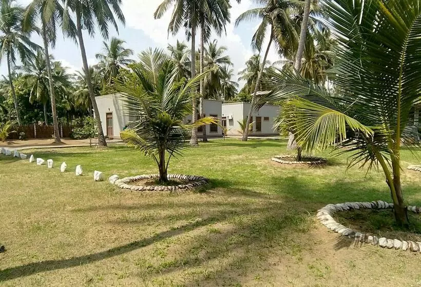 Hotelli Aqua Front Yala Resort