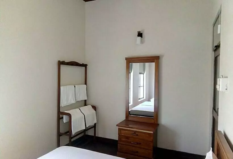 Hotelli Aqua Front Yala Resort