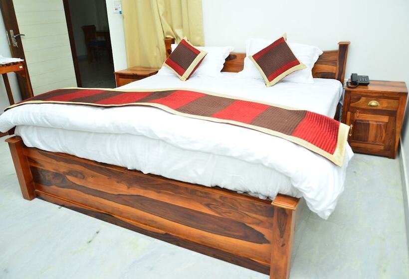 هتل Mojo M Villa Airport Boutique