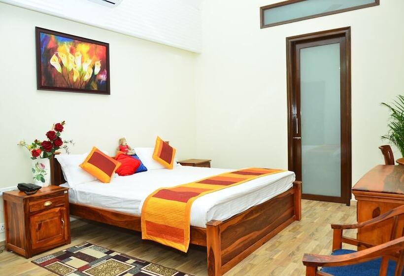 هتل Mojo M Villa Airport Boutique