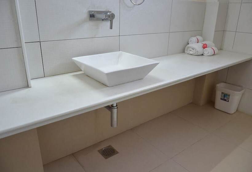 هتل Mojo M Villa Airport Boutique