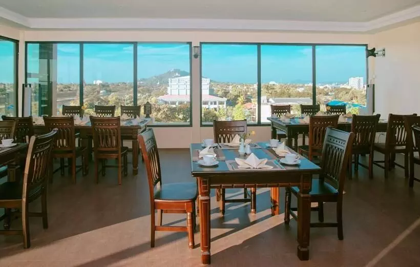 Hotelli Sunset Palace View Suites