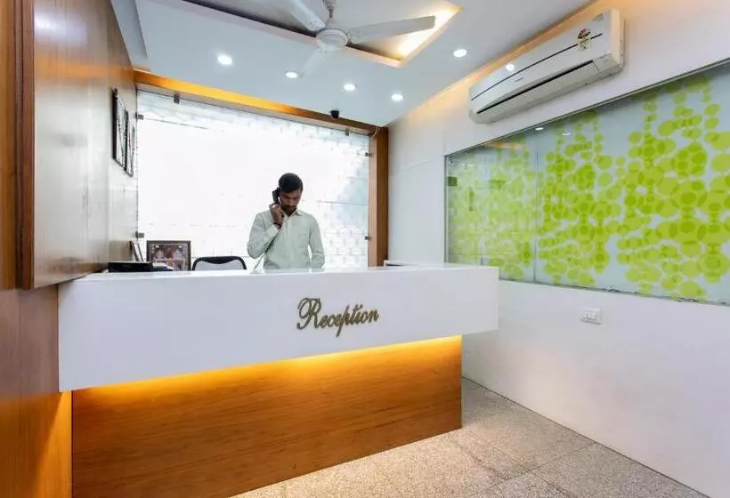 ホテル Treebo Mohit Regency