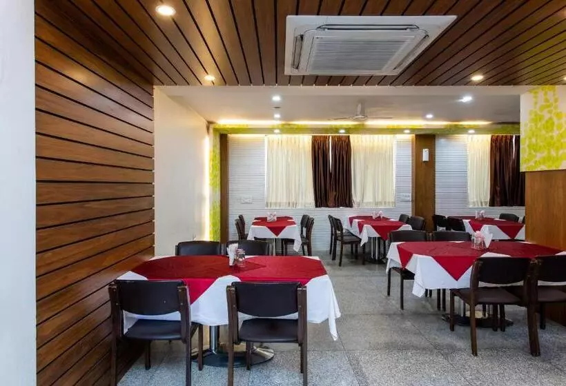 ホテル Treebo Mohit Regency