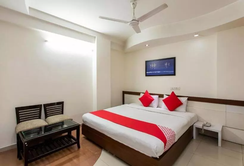 ホテル Treebo Mohit Regency