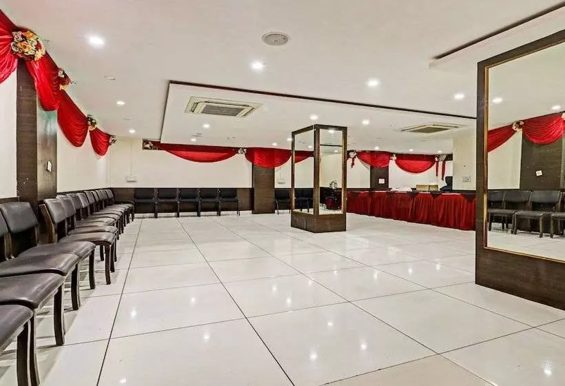 ホテル Treebo Mohit Regency