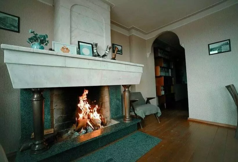 تختخواب و صبحانه Guest House Old Kutaisi