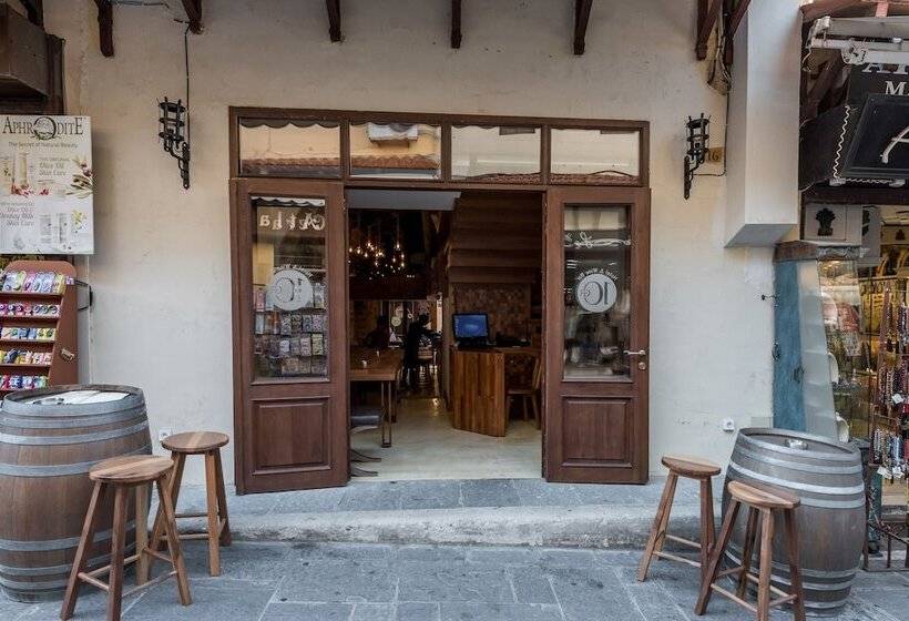 10gr Boutique Hotel & Wine Bar