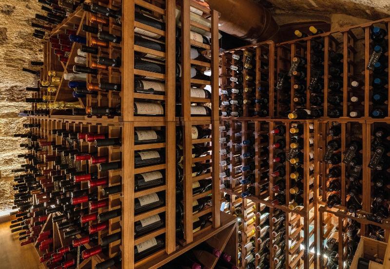 10gr Boutique Hotel & Wine Bar