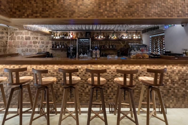 10gr Boutique Hotel & Wine Bar