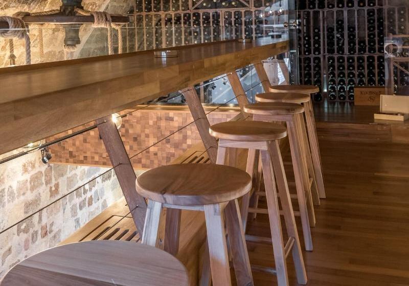 10gr Boutique Hotel & Wine Bar