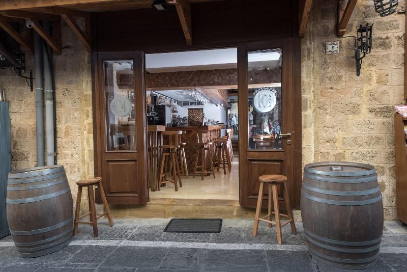 10gr Boutique Hotel & Wine Bar