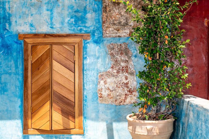 10gr Boutique Hotel & Wine Bar