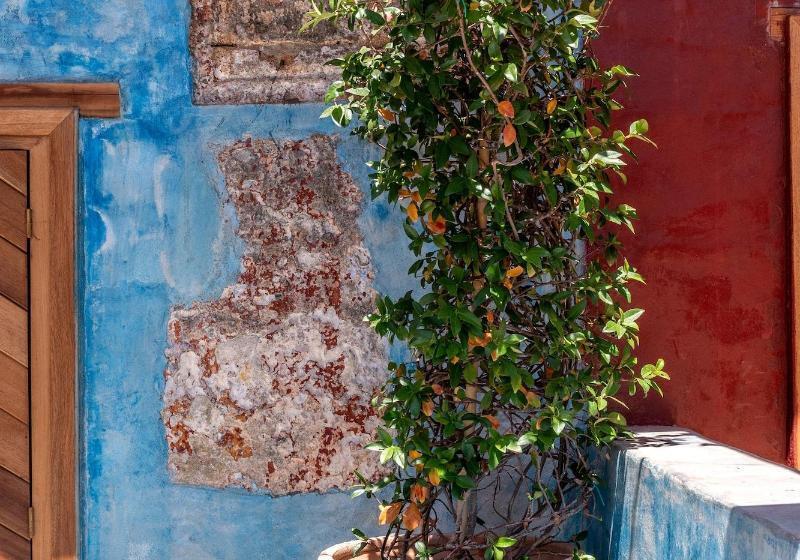 10gr Boutique Hotel & Wine Bar