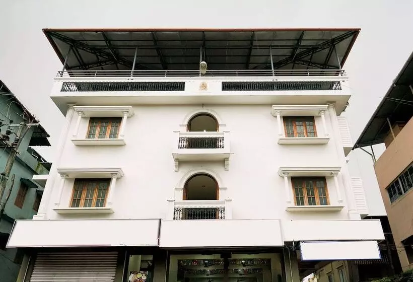 ホテル Super Collection O Mg Road Formerly Nanda Inn