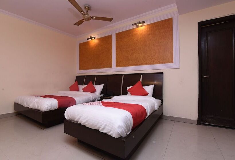 בית מלון כפרי Ratandeep International