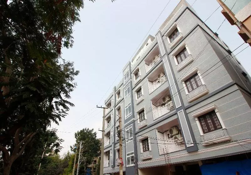 هتل Silverkey Executive Stays 24138 Nallagandla