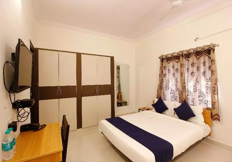 هتل Silverkey Executive Stays 24138 Nallagandla