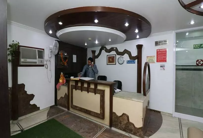 Oyo 27802 Hotel Boom Room